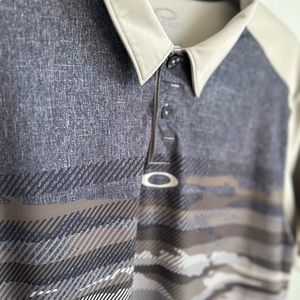 Men’s Oakley Polo size Large